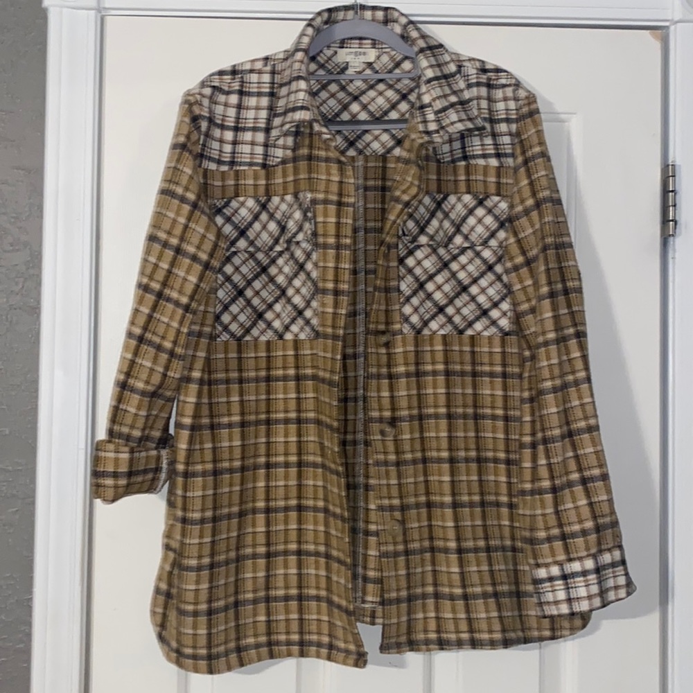 Um gee flannel. Size Large. Mustard. Worn once. Perfect condition.